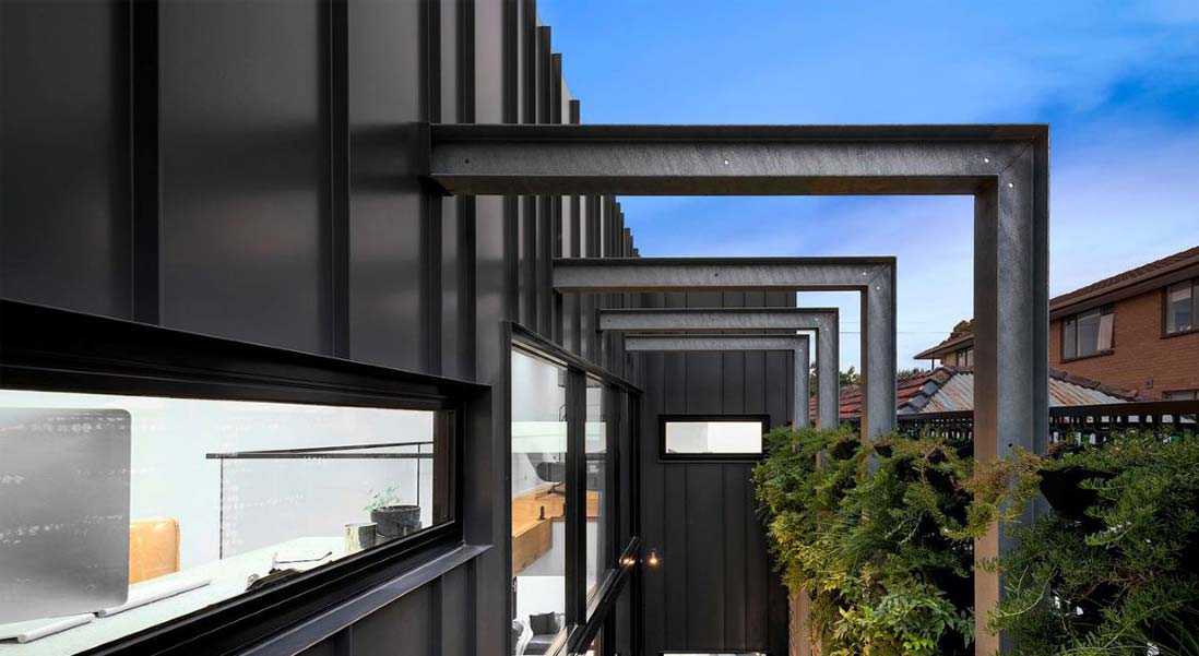 Bayside Contemporary Home Design by Drake Designs